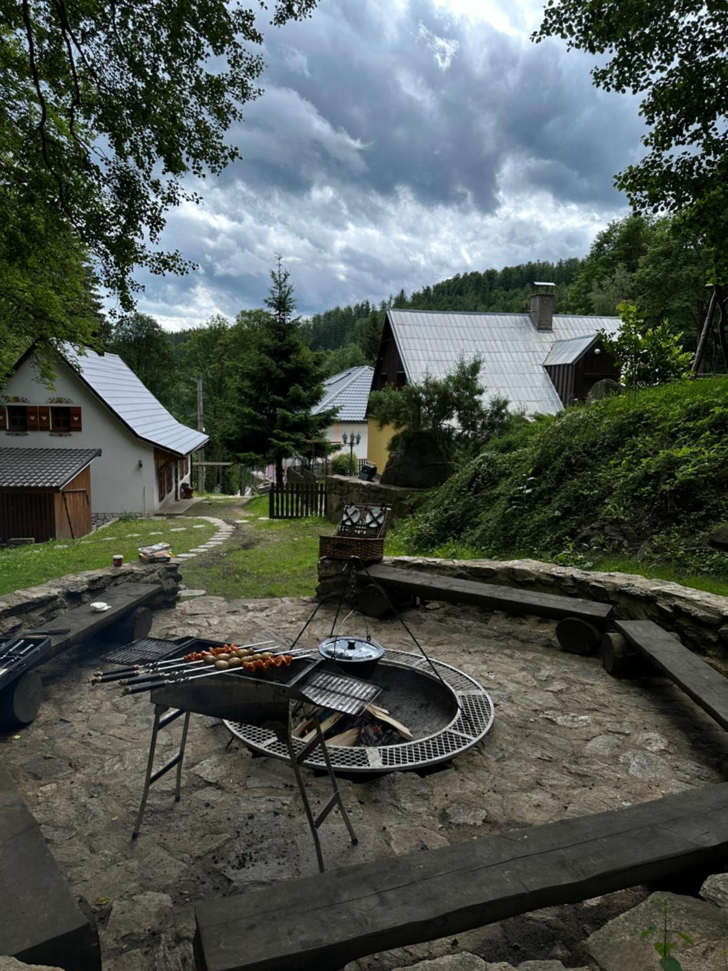 Chata Pohadka- "Lesni Udoli" Perstejn Exterior photo